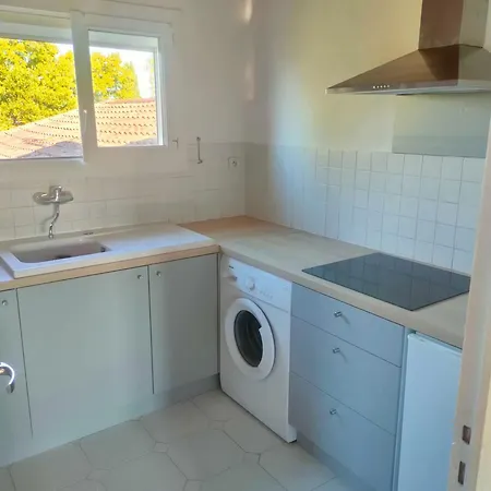 Apartment Avec Grand Jardin Et Parking, Uzes