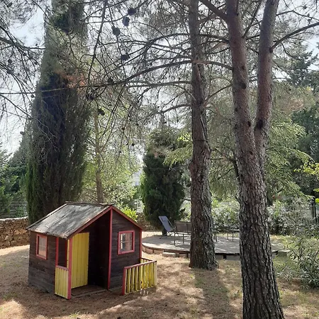 Avec Grand Jardin Et Parking, * Uzès