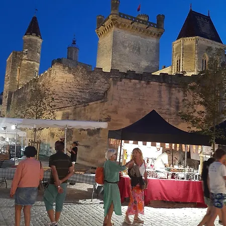 Avec Grand Jardin Et Parking,