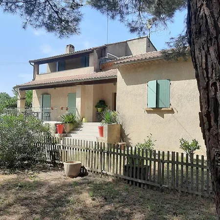 Avec Grand Jardin Et Parking, Apartment Uzes