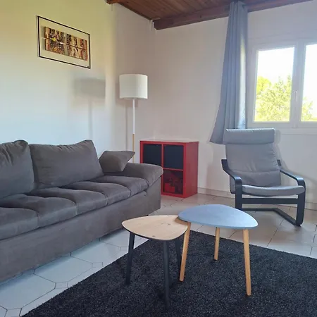 Avec Grand Jardin Et Parking, Apartment *