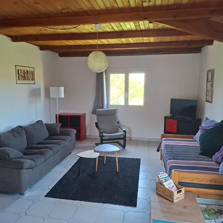Apartment Avec Grand Jardin Et Parking, *