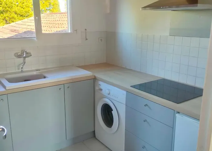 Apartment Avec Grand Jardin Et Parking, Uzès