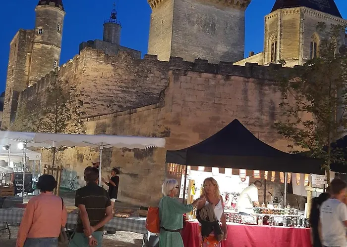 Avec Grand Jardin Et Parking,