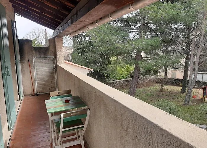 Διαμέρισμα Avec Grand Jardin Et Parking,
